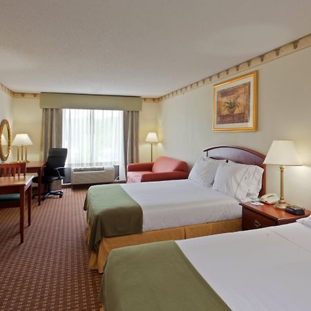Holiday Inn Express Hotel & Suites-North East By Ihg Zewnętrze zdjęcie
