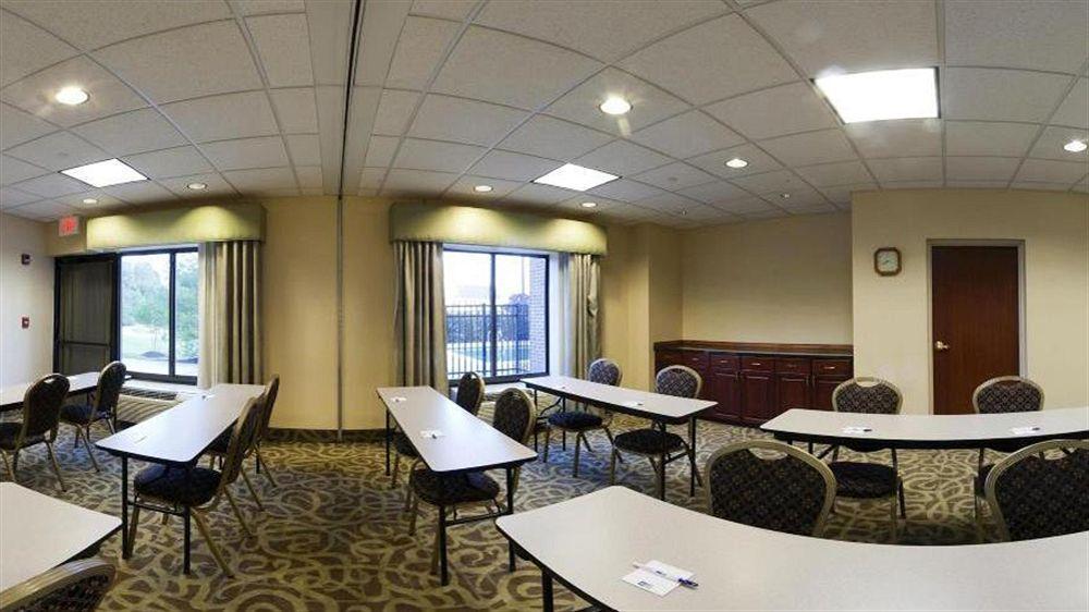 Holiday Inn Express Hotel & Suites-North East By Ihg Zewnętrze zdjęcie