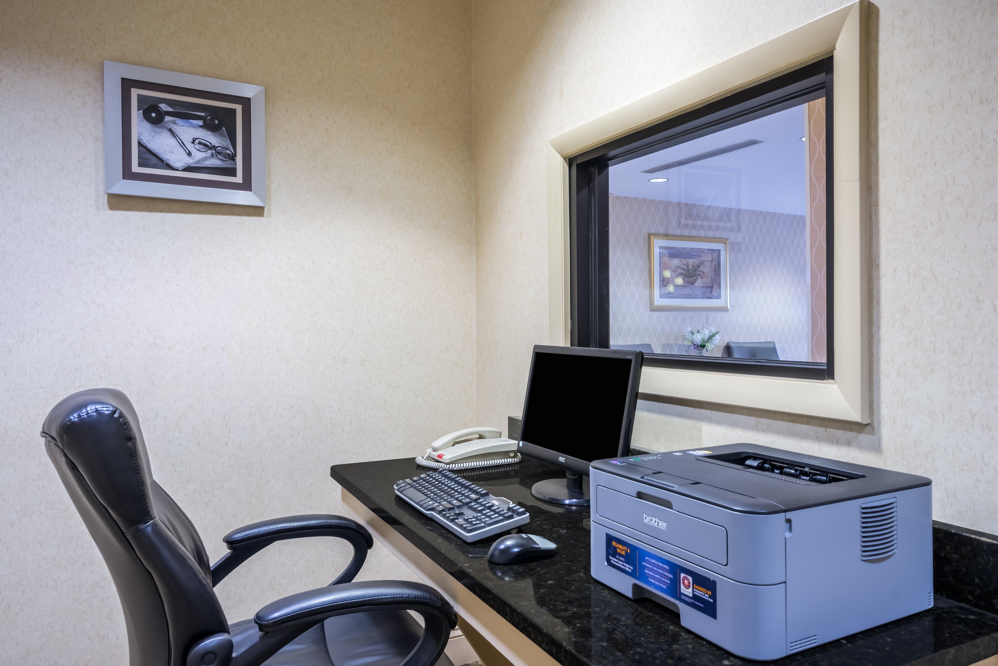 Holiday Inn Express Hotel & Suites-North East By Ihg Zewnętrze zdjęcie