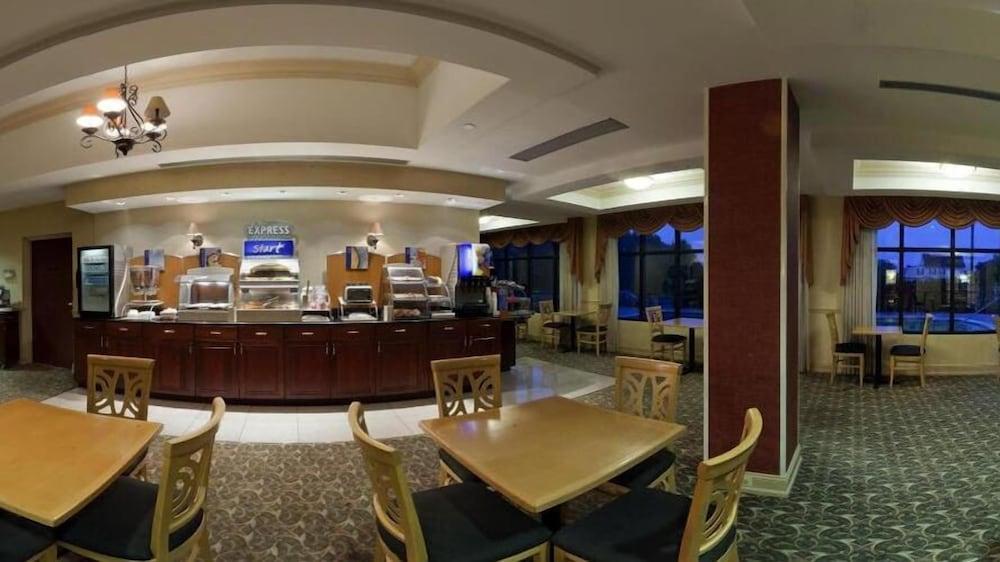 Holiday Inn Express Hotel & Suites-North East By Ihg Zewnętrze zdjęcie