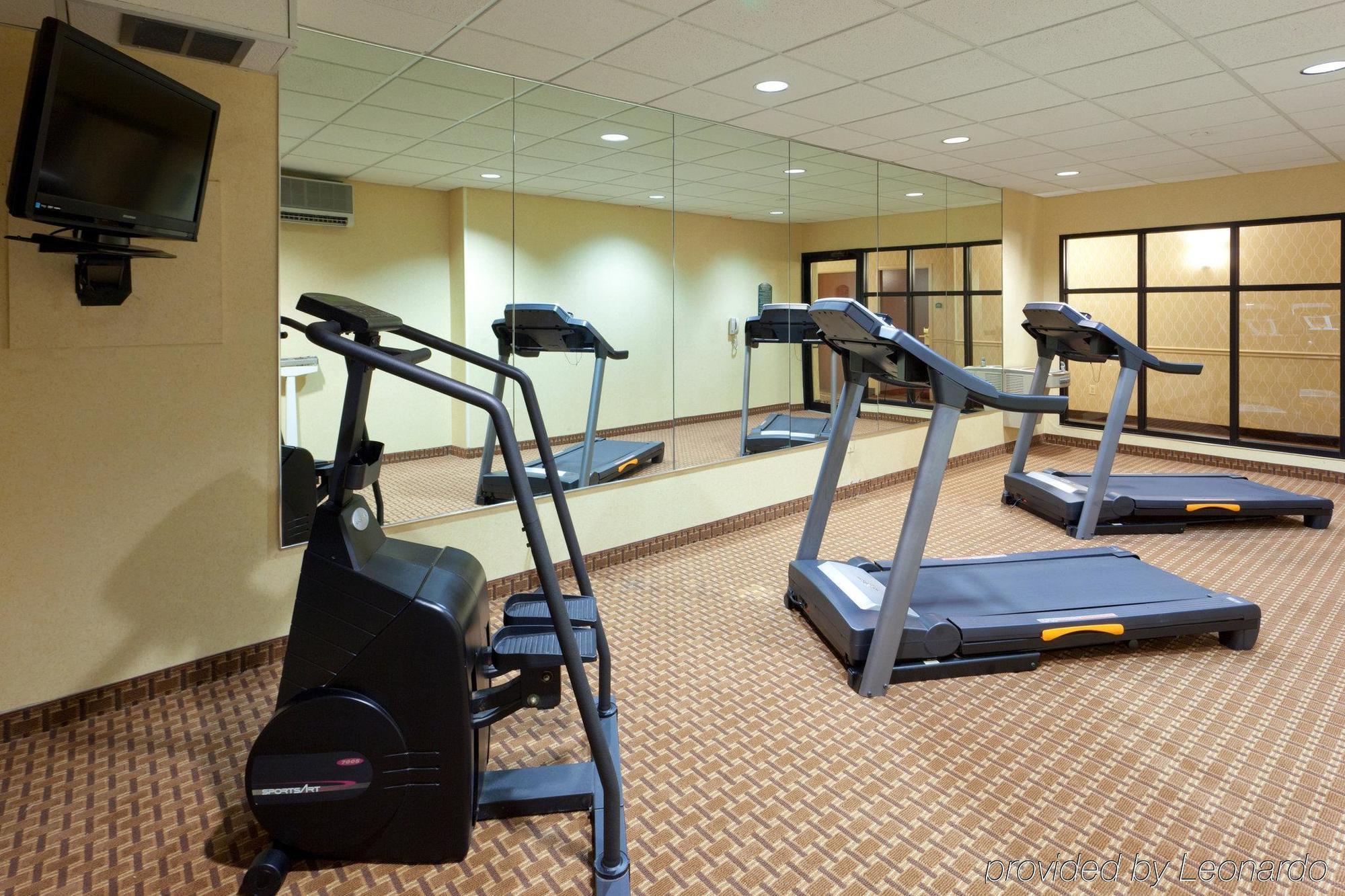 Holiday Inn Express Hotel & Suites-North East By Ihg Udogodnienia zdjęcie