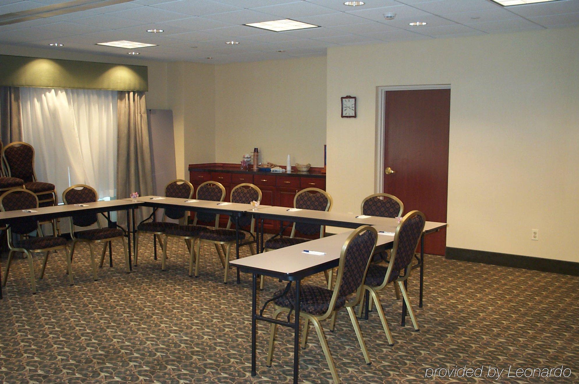 Holiday Inn Express Hotel & Suites-North East By Ihg Udogodnienia zdjęcie