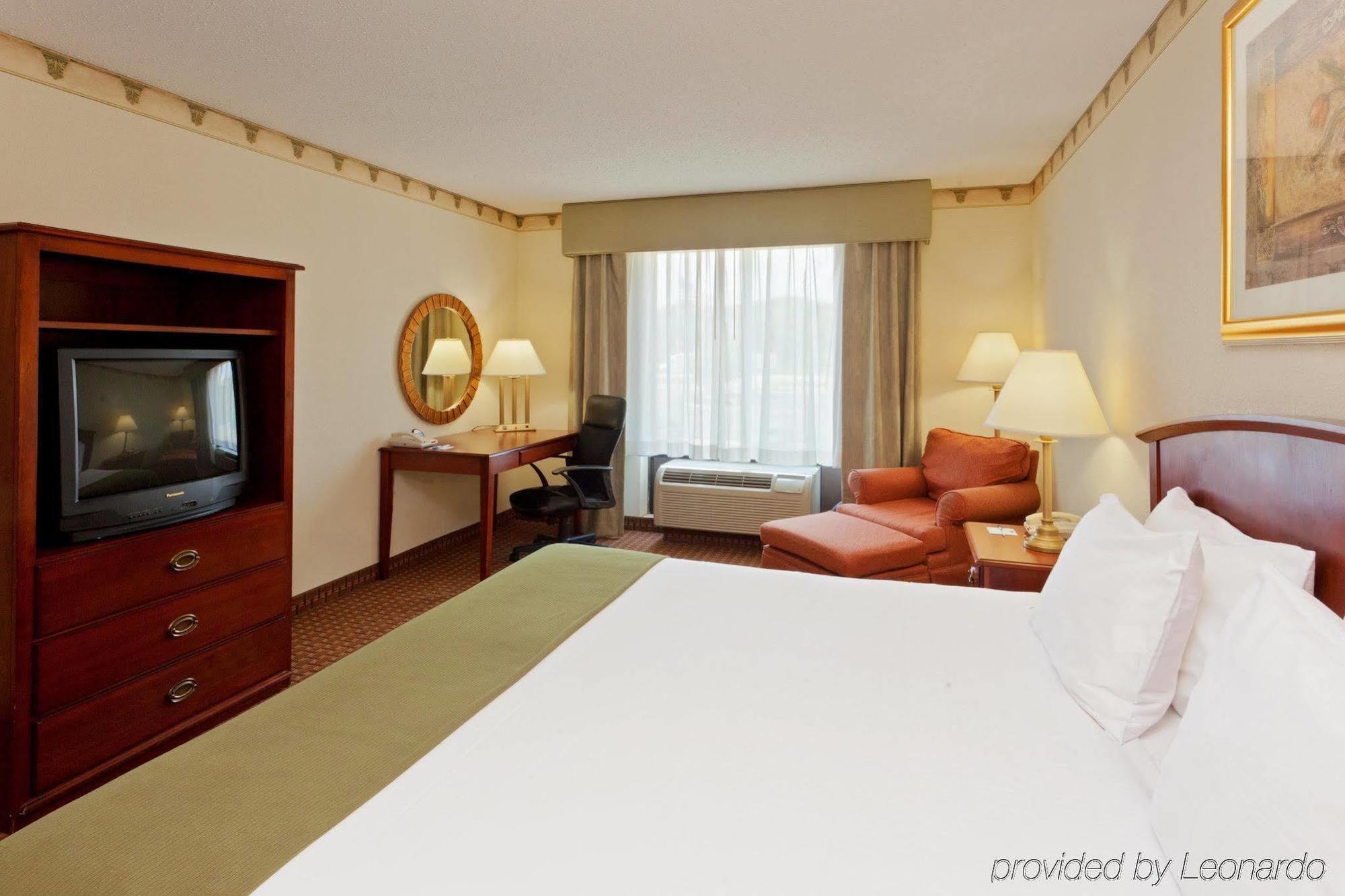 Holiday Inn Express Hotel & Suites-North East By Ihg Pokój zdjęcie